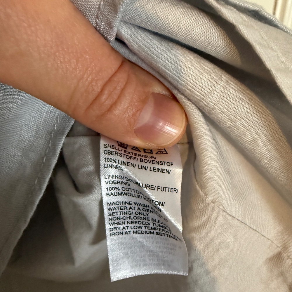 Elegant Women's Light Gray linen V-Neck Blouse - Picture 3 of 3